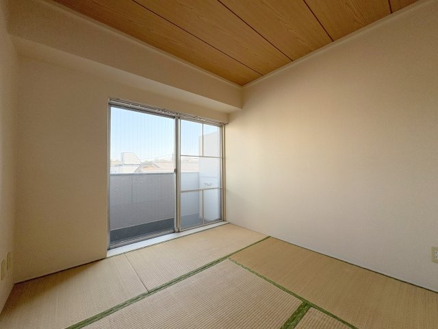 メゾン上野桜木の和室