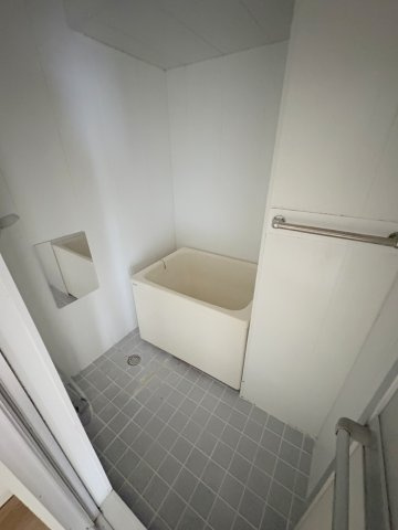 メゾン上野桜木の浴室