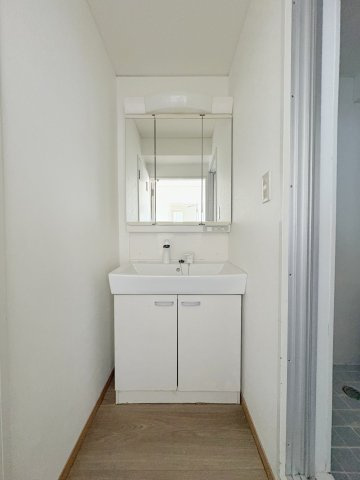 メゾン上野桜木の独立洗面台