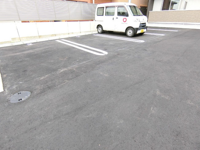 【駐車場】Ｄ－ｒｏｏｍＳ三百人町