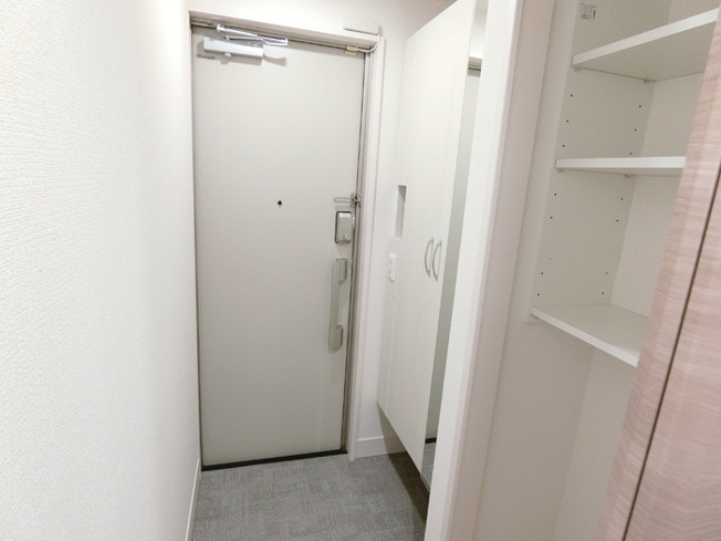【玄関】Ｄ－ｒｏｏｍＳ三百人町