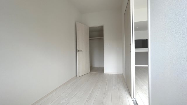【寝室】リーフ宮城野 