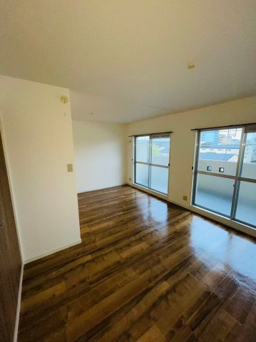 仲介手数料0円！！メゾン浪打の居間・リビング