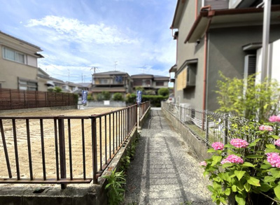 【前面道路含む現地写真】 | 城陽市富野北垣内　注文住宅　建築条件なし　土地