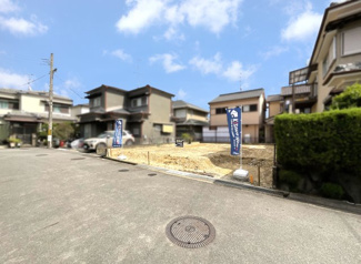 【前面道路含む現地写真】