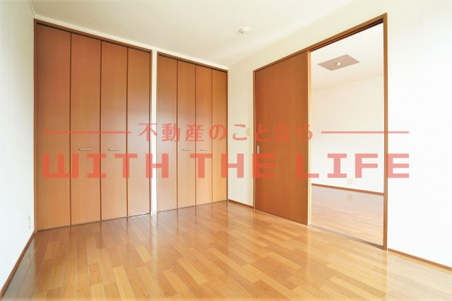 ラ・テール参番館【キャッシュバック対象物件】の洋室|明るい洋室です