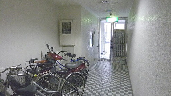 【ロビー】ベルク泉町