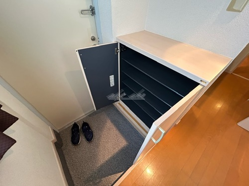 【玄関】EAST RISE 由比ガ浜B