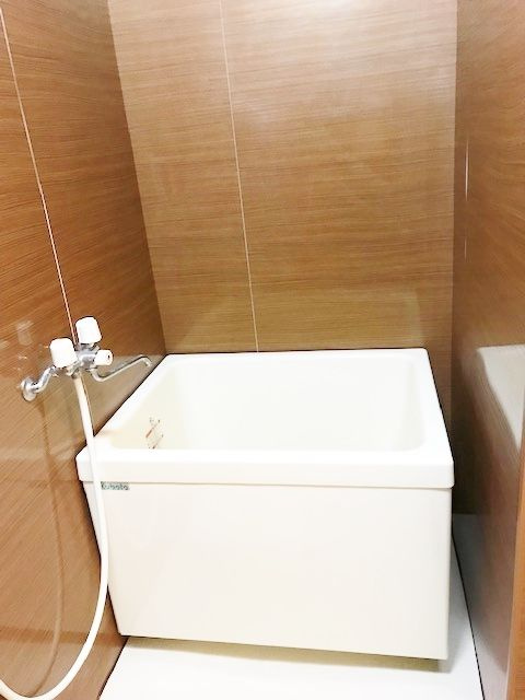 ヤマダビル【10,000円キャッシュバック対象物件】の浴室|ゆったり過ごせるお風呂です