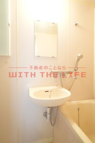 トラッドグリーン【キャッシュバック対象物件】の洗面所|広い洗面スペース