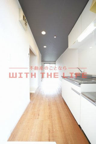 トラッドグリーン【キャッシュバック対象物件】の内装|明るい玄関です