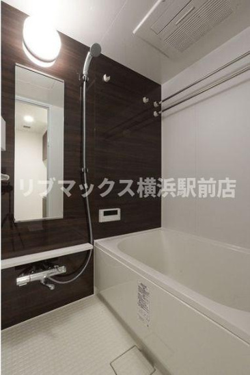 【浴室】ラティエラ横濱鶴見 
