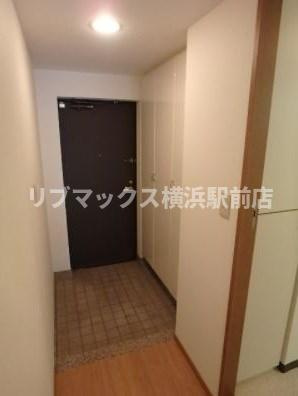【玄関】CASSIA横濱ガーデン山（旧：TKフラッツガーデン山） 