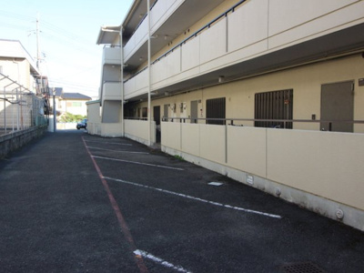 【駐車場】 | バーンフリート真上