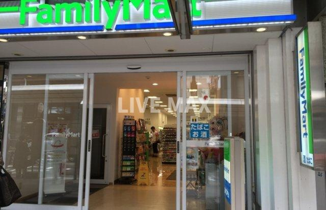 ファミリｰマｰト 四条堺町店（215m）