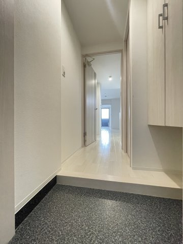 【玄関】月光岡山駅西口弐番館