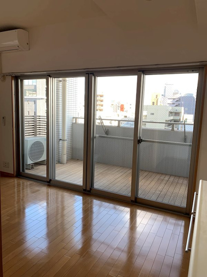 【居間・リビング】西十日市FLATS