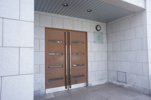 【エントランス】グラビスコート加古町 