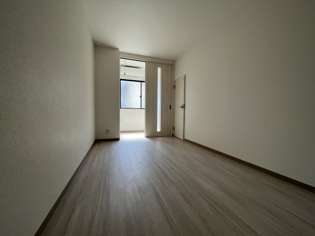 【居間・リビング】M Terrace藤垂園　弐番館