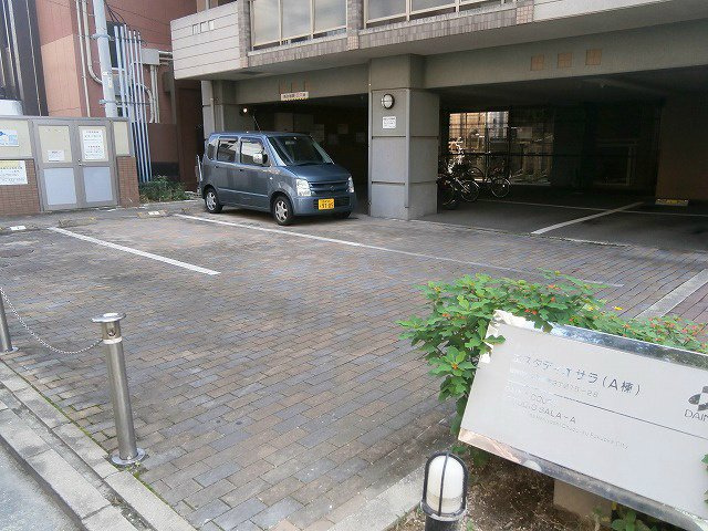 敷地内駐車場 