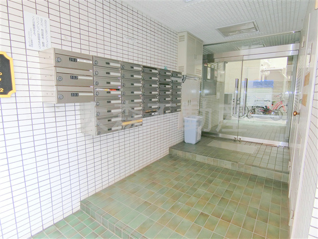 スカイコート大森のエントランス