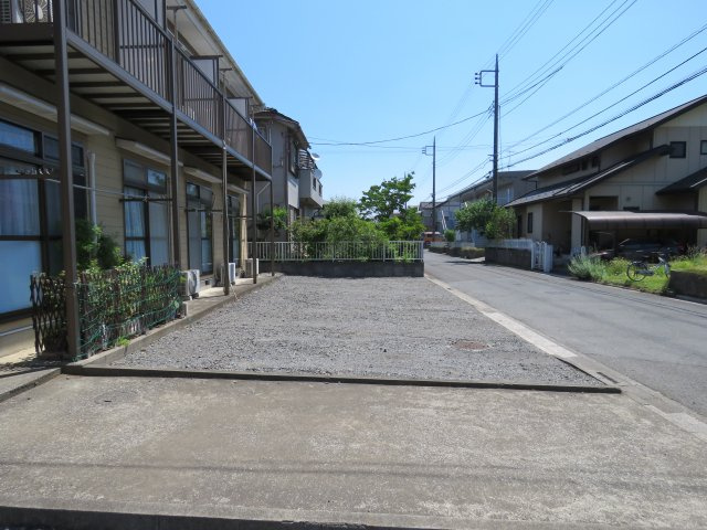 マルメゾンの駐車場