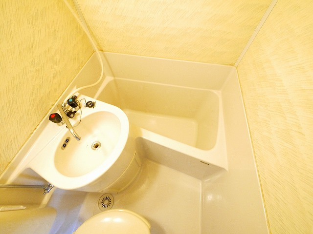 マンションアモリーノの浴室