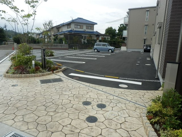 グランデュオ百間橋の駐車場|チェーンゲート付きの駐車場です