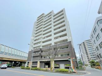 【外観】 | 綺麗なタイル張りの外観です。南側はアウトフレーム工法でお部屋もすっきりしています。