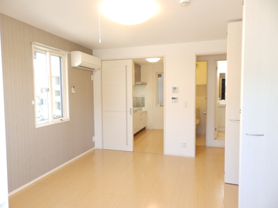 【居間・リビング】 | セントレドゥブランシェU | 居間です