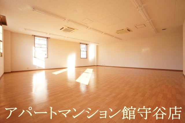 イトコービルの玄関