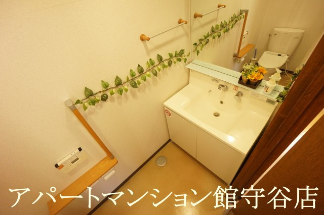 イトコービルの独立洗面台