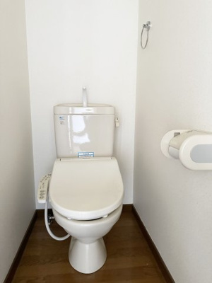 【トイレ】 | サンシャイン白馬B | ※同物件、別のお部屋の写真です。