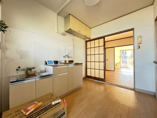 【展望】 | 玄関から室内への景観です！キッチンの奥に洋室4.5帖のお部屋があります♪