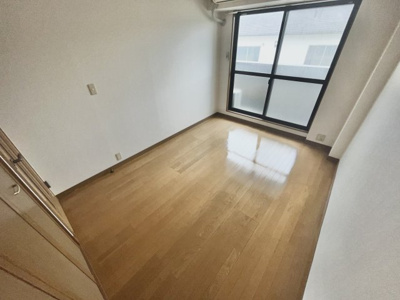 【洋室】 | グリーンコート川西