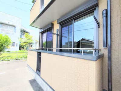 【バルコニー】 | シャーメゾン東小羽山 | 開放的で明るい空間を演出してくれるバルコニーです