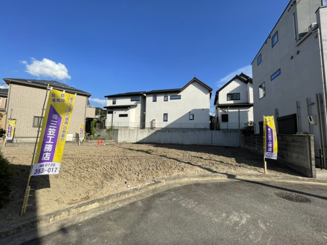 【建築条件付き土地】グラッド・タウン森南一丁目　A号地の前面道路含む現地写真