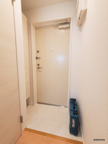 MOVE TSUKAMOTO 仲介手数料無料の玄関