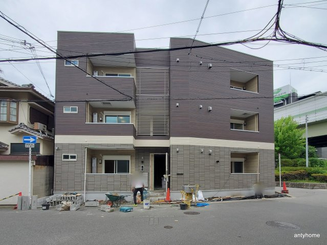 MOVE TSUKAMOTO 仲介手数料無料のエントランス