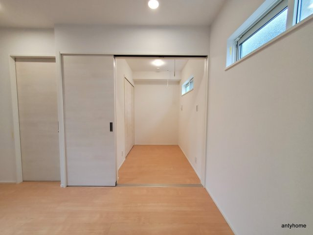 MOVE TSUKAMOTO 仲介手数料無料の洋室