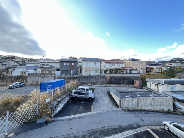 ハイツSEIUNの駐車場