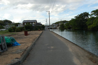 【前面道路含む現地写真】