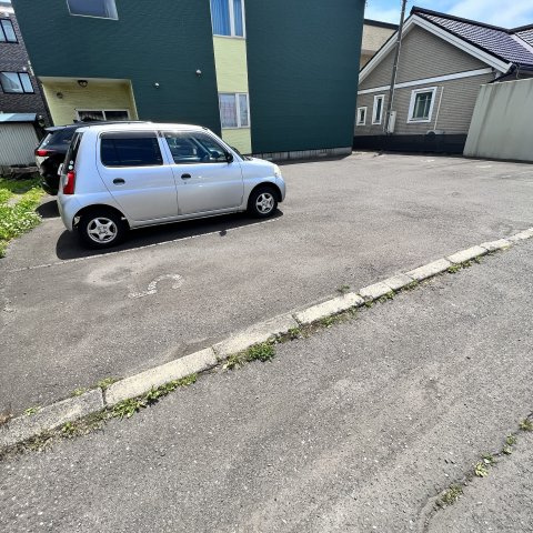 ハイツフレンドの駐車場