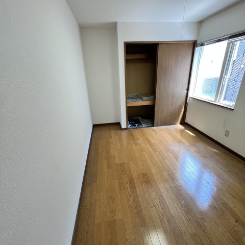 ハイツフレンドの洋室