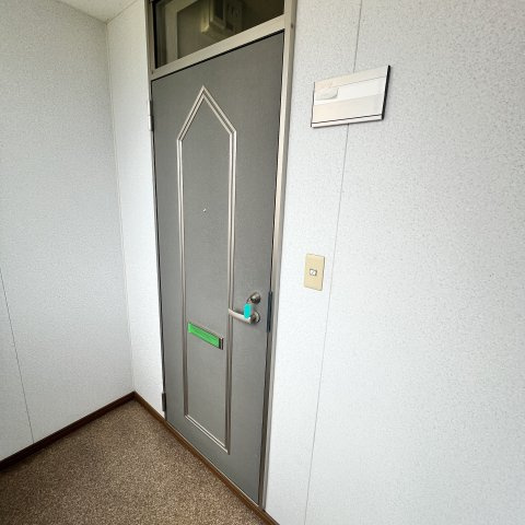 ハイツフレンドの玄関