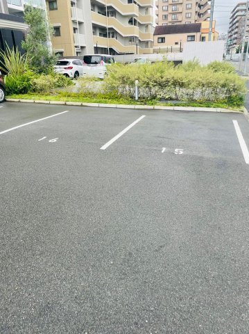 仲介手数料0円！！グランメゾン黒川の駐車場