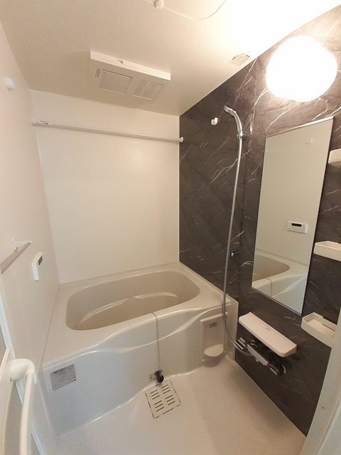 KMCグランドシャトーの浴室