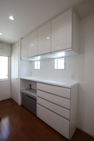 【設備】 | 大阪狭山市東野西戸建 | 食器棚