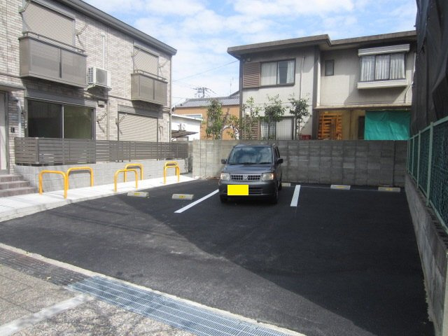 【駐車場】