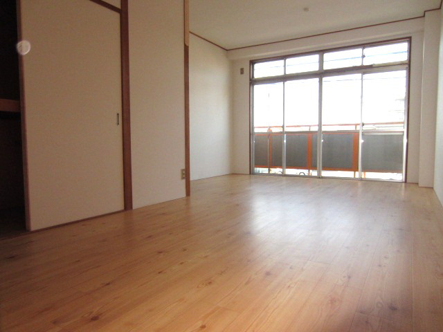 【居間・リビング】 | フジ興産第一ビル